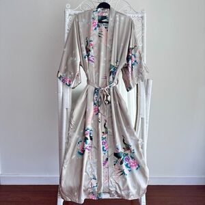 Kim and Ono Robe Women One Size Floral Kimono Lounge Geisha Peony Blossom Kawaii